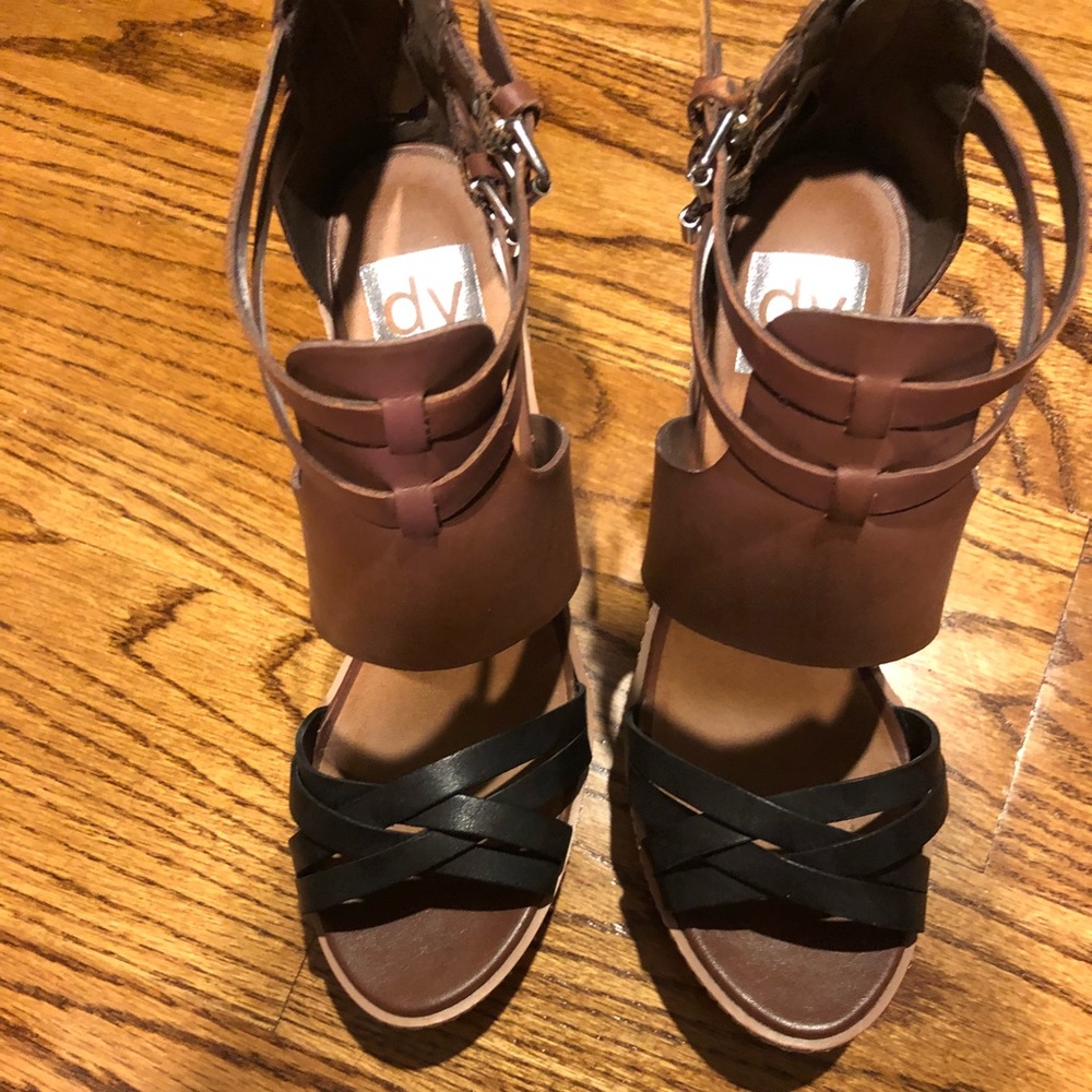 Two tone Sandals